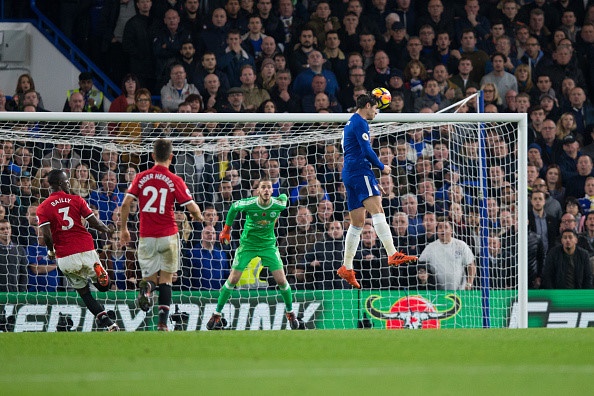 Mung chien thang,  Conte khong them bat tay Mourinho anh 1