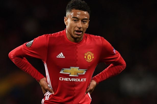 Lingard bi che nhao vi chay thua trong tai 39 tuoi hinh anh