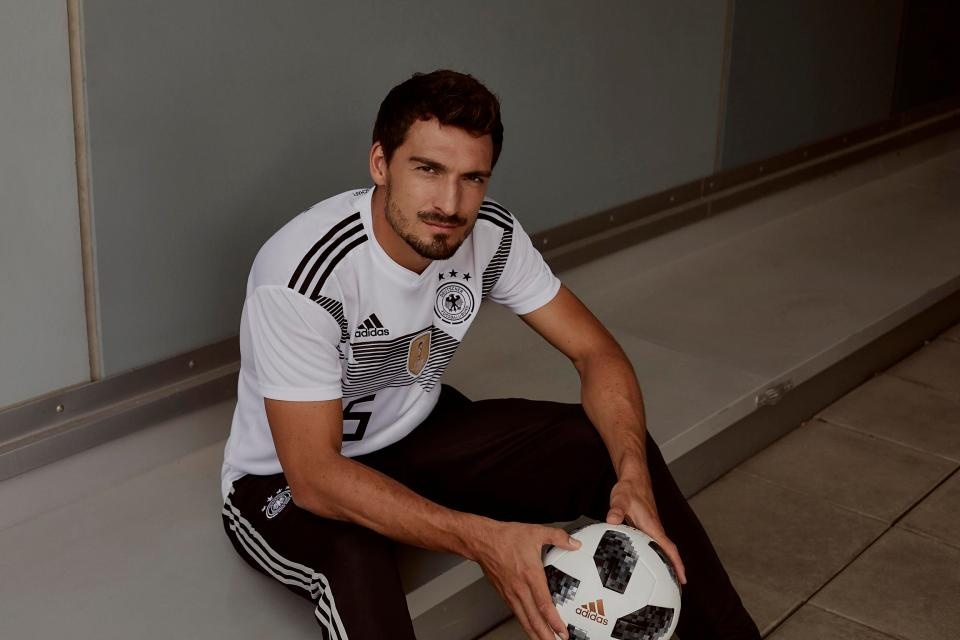 Zidane va Messi dan dau dan sao ra mat trai bong World Cup 2018 anh 10