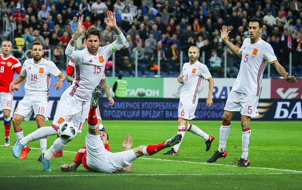 Duoc huong 2 qua Penalty,  Tay Ban Nha van de Nga cam hoa 3-3 anh 9