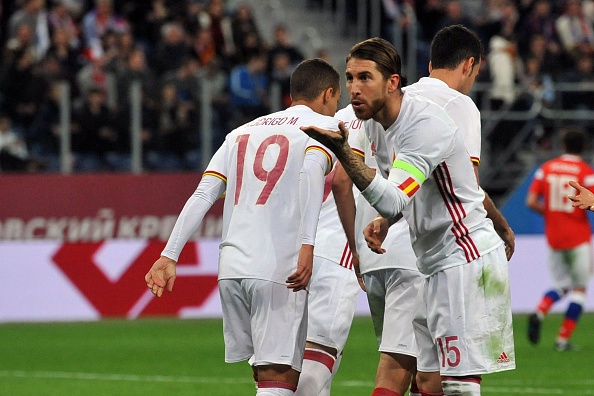 Huong 2 qua penalty, Tay Ban Nha van de Nga cam hoa 3-3 hinh anh