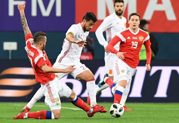 Duoc huong 2 qua Penalty,  Tay Ban Nha van de Nga cam hoa 3-3 anh 2