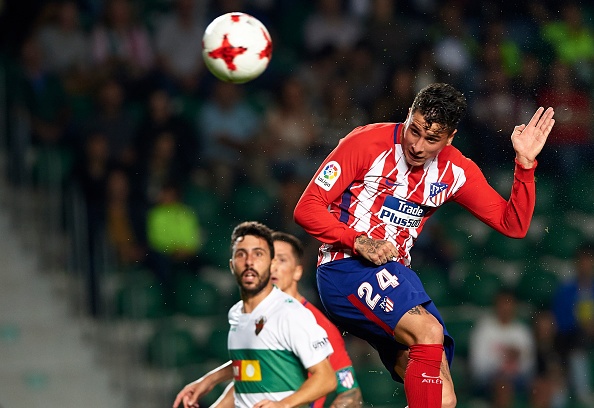 10 hop dong mien phi san sang den Premier League anh 9