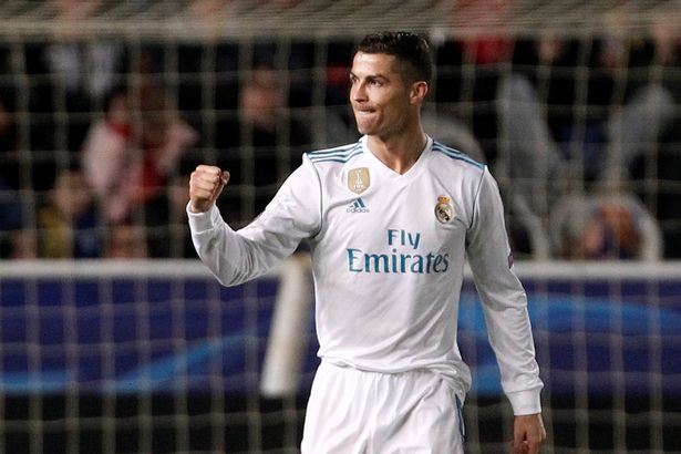 Messi cùng đồng đội không thể nhịn cười vì Ronaldo ảnh 1 Messi cung dong doi khong the nhin cuoi vi Ronaldo anh 1