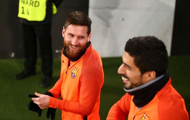 Messi cung dong doi khong the nhin cuoi vi Ronaldo hinh anh