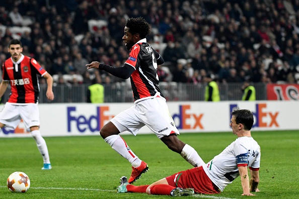 'Ngua chung' Balotelli lap cu dup dua Nice vao vong knock-out anh 7