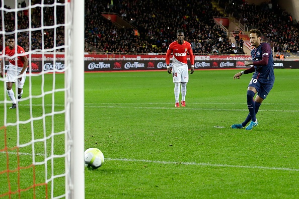 Neymar da penalty,  PSG chem tre ngoi dau bang anh 8