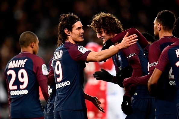 Neymar va Cavani cung toa sang giup PSG vung vang ngoi dau bang anh 9