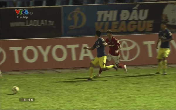 Tinh huong Van Quyet danh cui cho hinh anh