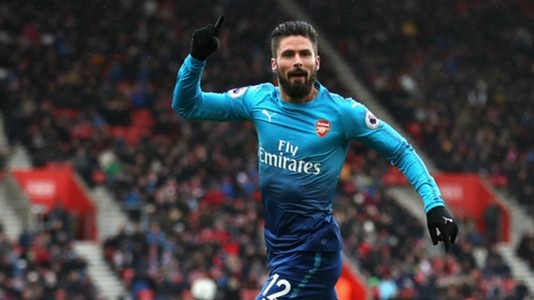 Giroud san bang ky luc cua ‘sieu du bi’ Man Utd hinh anh