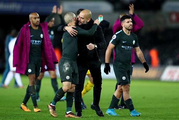 De bep Swansea 4-0,  Man City thiet lap ky luc tai Premier League anh 9