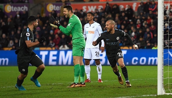 De bep Swansea 4-0,  Man City thiet lap ky luc tai Premier League anh 3