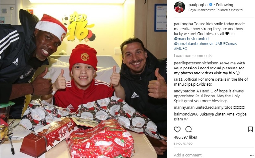 Cắt ngày tập, dàn sao Man Utd tặng quà Giáng sinh cho các bệnh nhân nhí ảnh 4 Cat ngay tap, dan sao Man Utd tang qua Giang sinh cho cac benh nhan nhi anh 4