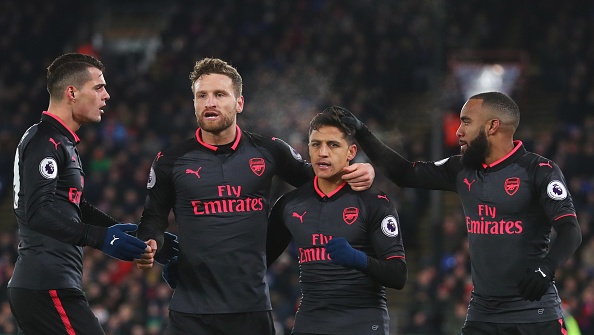 Arsenal giành chiến thắng trong ngày Wenger san bằng kỷ lục của Sir Alex Ferguson ảnh 11 Arsenal gianh chien thang trong ngay Wenger san bang ky luc cua Sir Alex Ferguson anh 11