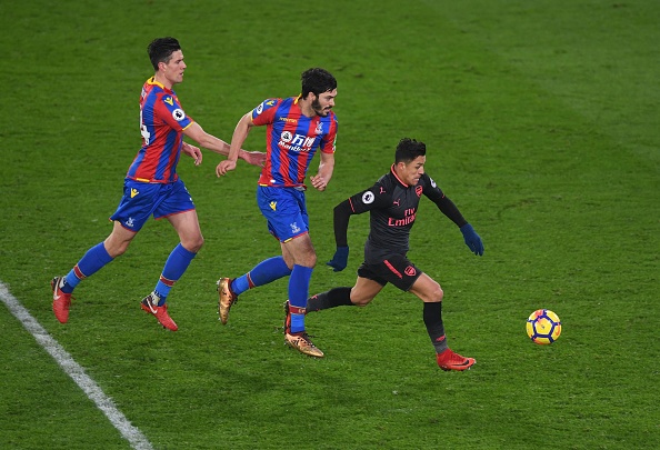 Arsenal giành chiến thắng trong ngày Wenger san bằng kỷ lục của Sir Alex Ferguson ảnh 4 Arsenal gianh chien thang trong ngay Wenger san bang ky luc cua Sir Alex Ferguson anh 4