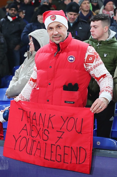 Arsenal giành chiến thắng trong ngày Wenger san bằng kỷ lục của Sir Alex Ferguson ảnh 8 Arsenal gianh chien thang trong ngay Wenger san bang ky luc cua Sir Alex Ferguson anh 8