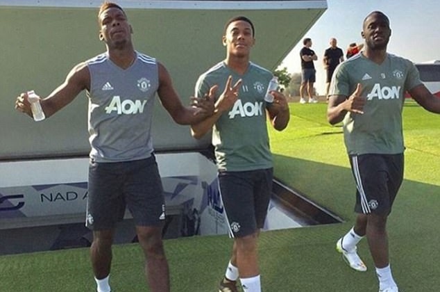 Dan sao MU rang ro trong buoi dau luyen tap tai Dubai hinh anh