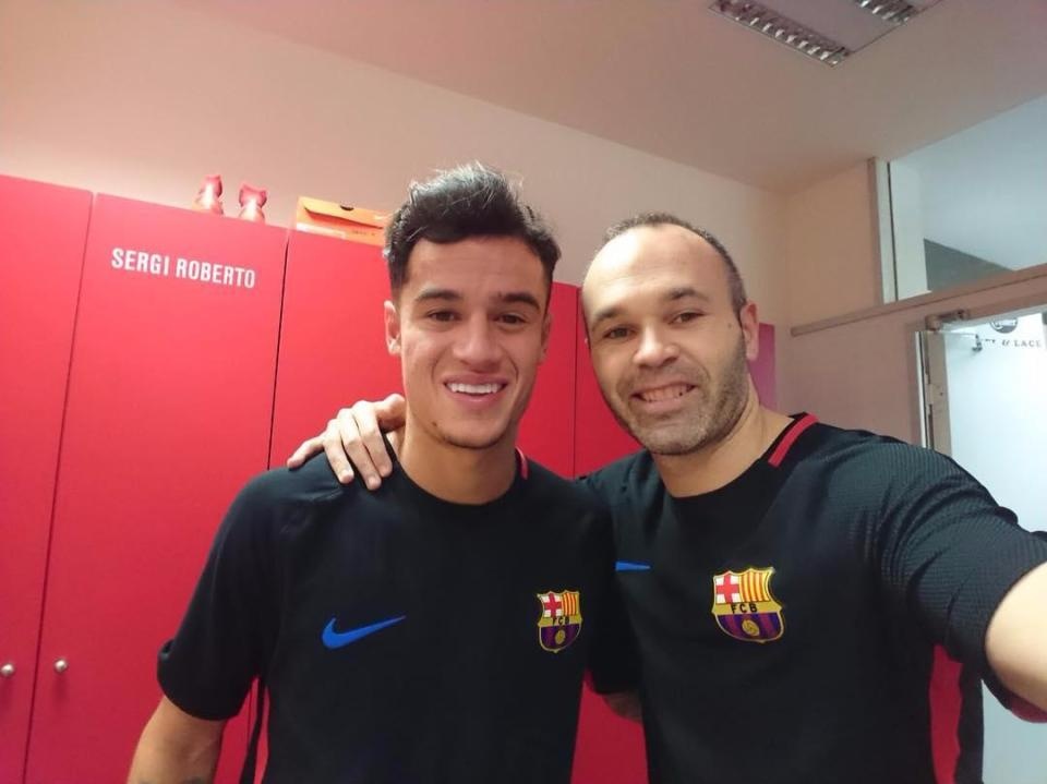 Coutinho gap dong doi moi tai Barca hinh anh