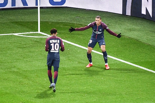 Neymar ghi 4 ban,  PSG huy diet Dijon 8-0 anh 10