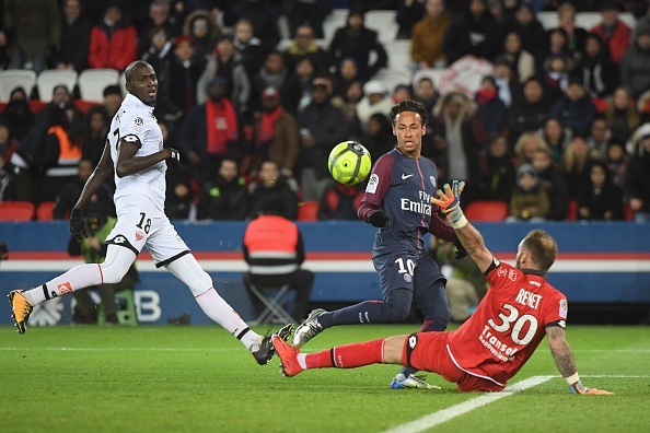 Neymar ghi 4 ban,  PSG huy diet Dijon 8-0 anh 3