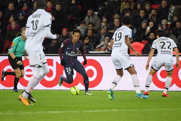 Neymar ghi 4 ban,  PSG huy diet Dijon 8-0 anh 9