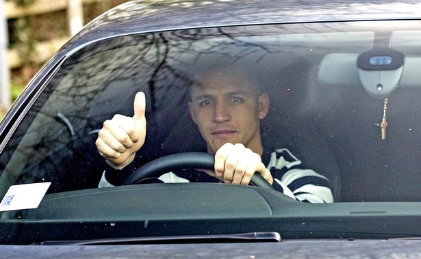 Sanchez da toi Manchester chuan bi kiem tra y te hinh anh