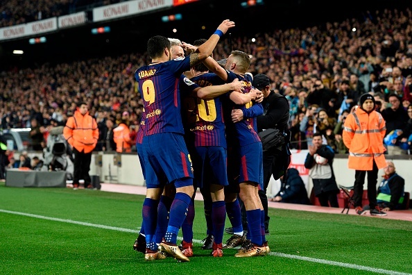 Messi,  Suarez ghi ban giup Barcelona tien vao ban ket cup Nha Vua anh 12