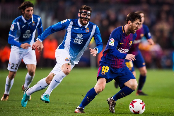 Messi,  Suarez ghi ban giup Barcelona tien vao ban ket cup Nha Vua anh 2