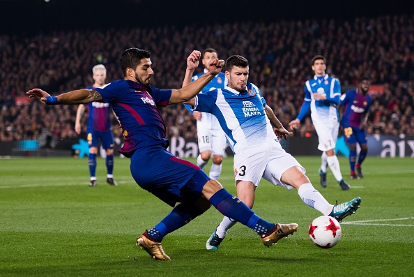 Messi,  Suarez ghi ban giup Barcelona tien vao ban ket cup Nha Vua anh 8
