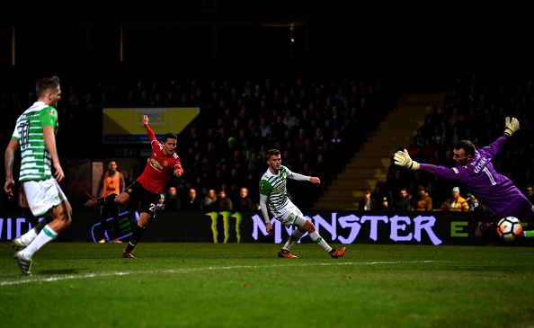 Sanchez cung dong doi gianh chien thang 4 sao tang sinh nhat Mourinho anh 9