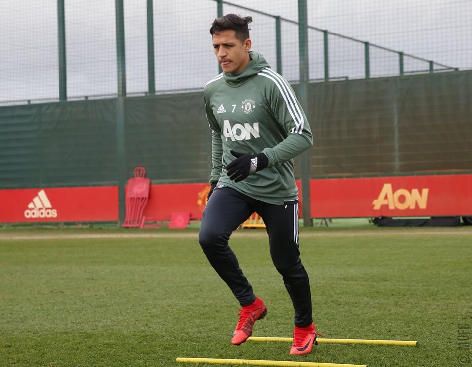 Sanchez tươi cười, sẵn sàng đại chiến Tottenham ảnh 4 Sanchez tuoi cuoi, san sang dai chien Tottenham anh 4