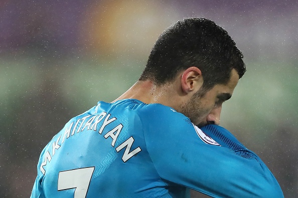 Ra mat Mkhitaryan, Arsenal thua muoi mat truoc doi bong bet bang hinh anh