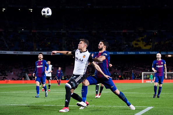 Messi kien tao,  Suarez ghi ban giup Barca dat mot chan vao chung ket cup Nha Vua anh 3