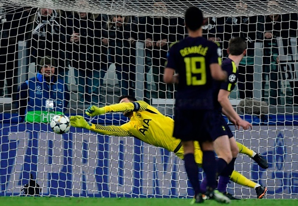 Higuain hong pen,  Juventus bi Tottenham cam hoa tren san nha anh 13