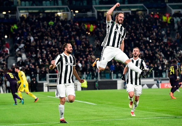 Higuain hong pen,  Juventus bi Tottenham cam hoa tren san nha anh 3