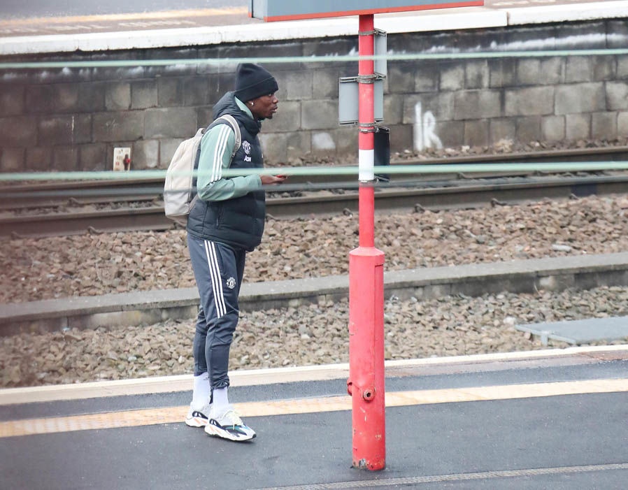 Hanh quan toi London,  dan sao MU san sang doi lai vi tri thu 2 anh 8