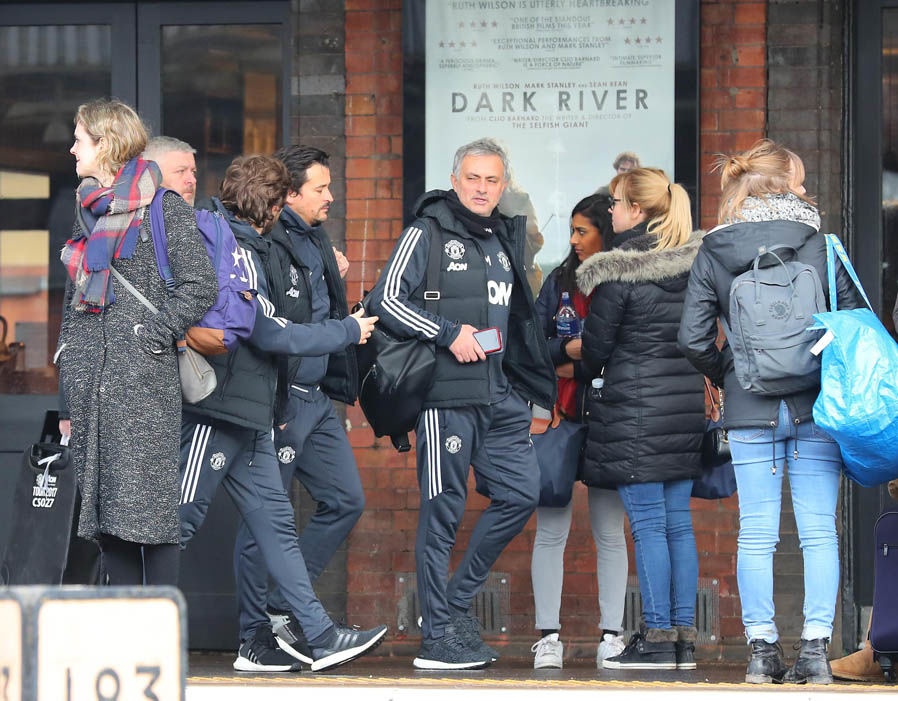 Hanh quan toi London,  dan sao MU san sang doi lai vi tri thu 2 anh 7