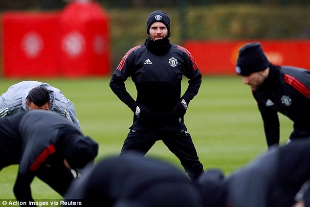 MU vang 5 tru cot trong buoi tap chuan bi dai chien Sevilla anh 10