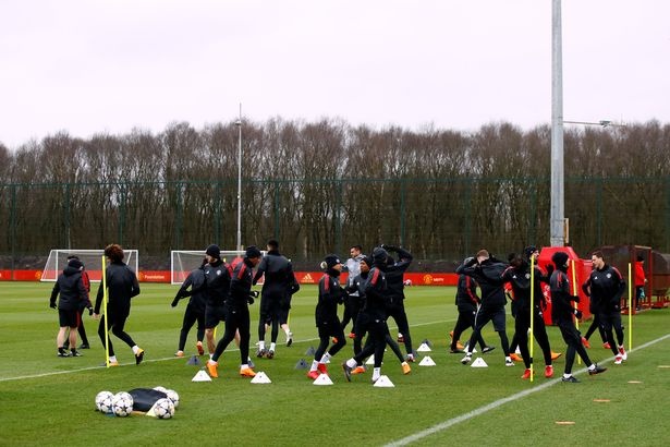 MU vang 5 tru cot trong buoi tap chuan bi dai chien Sevilla anh 1