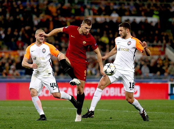 Dzeko lap cong dua AS Roma vao tu ket Champions League anh 2