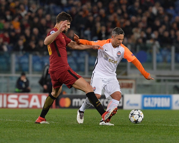 Dzeko lap cong dua AS Roma vao tu ket Champions League anh 3