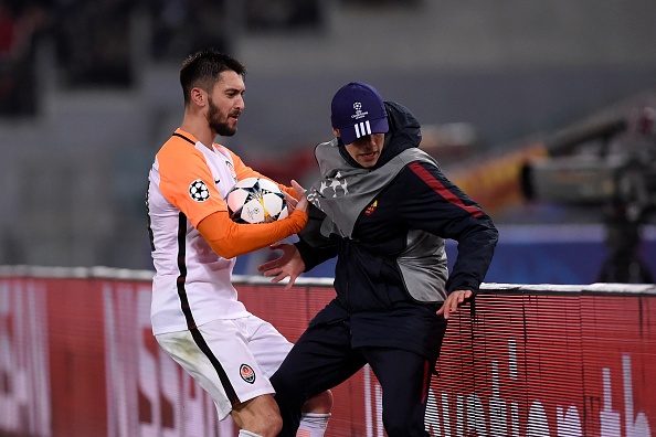 Dzeko lap cong dua AS Roma vao tu ket Champions League anh 10