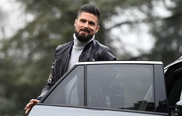 Pogba khoe kieu toc moi trong ngay hoi quan cung doi tuyen Phap anh 10