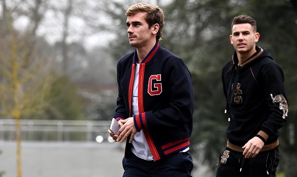 Pogba khoe kieu toc moi trong ngay hoi quan cung doi tuyen Phap anh 5