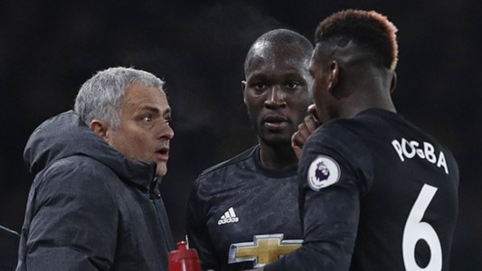 Doi hinh ket hop derby Manchester: Chon Young, loai Pogba va Lukaku hinh anh