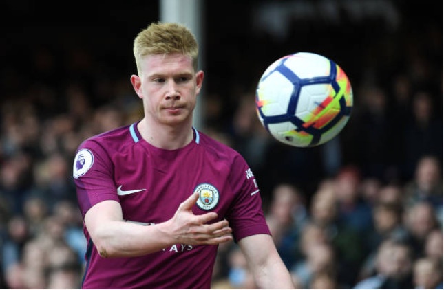 Khong Pogba va Lukaku,  Ashley Young vao doi hinh derby Manchester anh 6