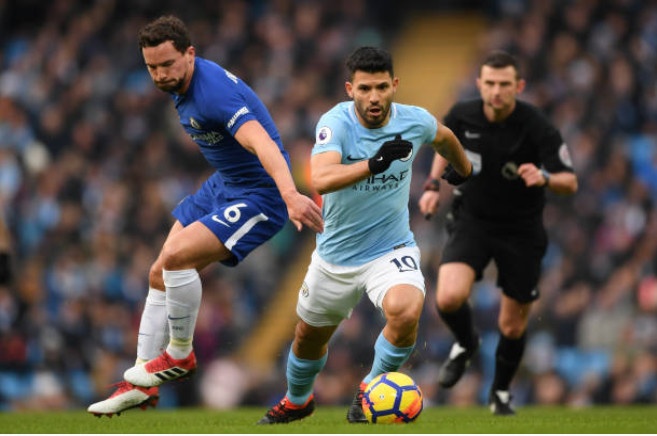 Khong Pogba va Lukaku,  Ashley Young vao doi hinh derby Manchester anh 10