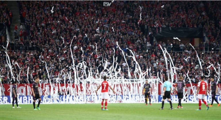 Vi VAR,  trong tai cho da penalty giua gio nghi anh 2