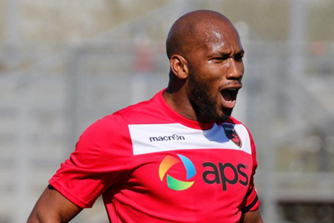 ‘Uong nuoc thanh’, Drogba giup doi nha nguoc dong ngoan muc hinh anh