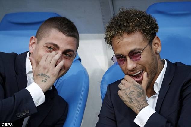 Neymar guong gao nhan cup quoc gia Phap cung dong doi anh 1